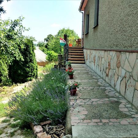 Panorama Apartman Mór Exterior foto